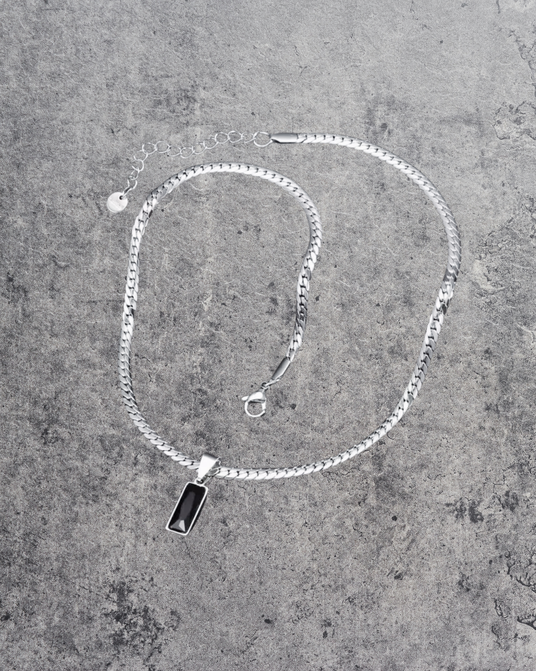 Zircon Black Necklace