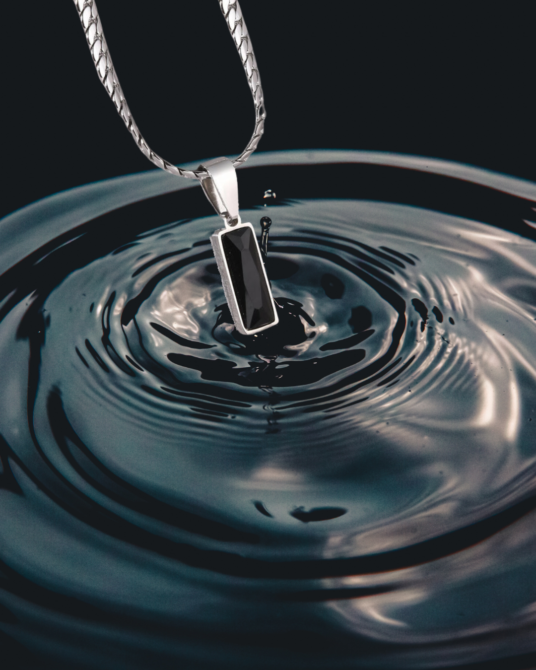 Zircon Black Necklace